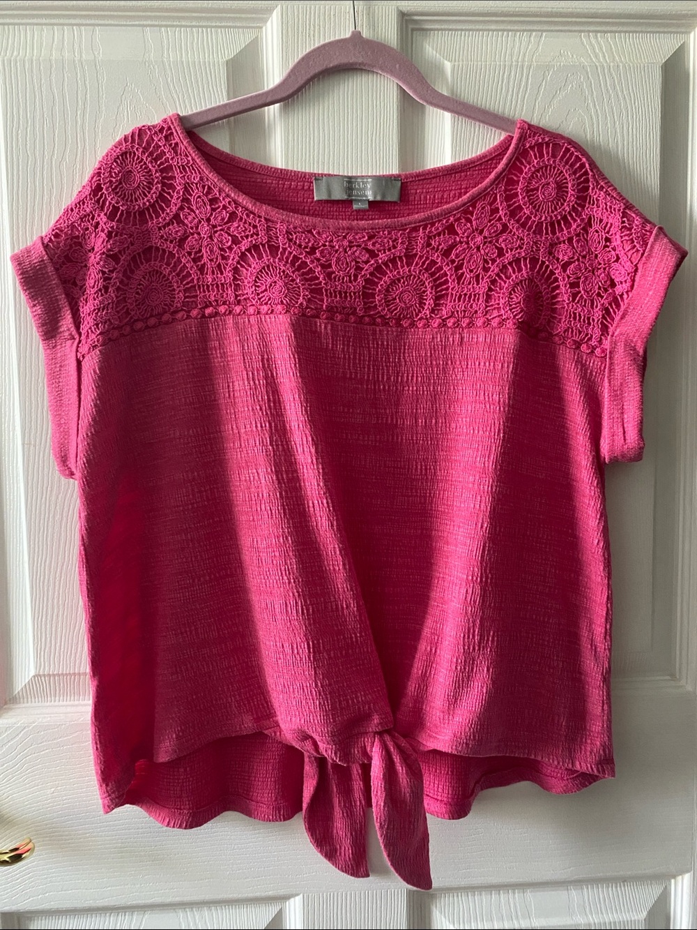 Boho Tie-Front Crochet Yoke Short Sleeve Blouse — Pink Size L